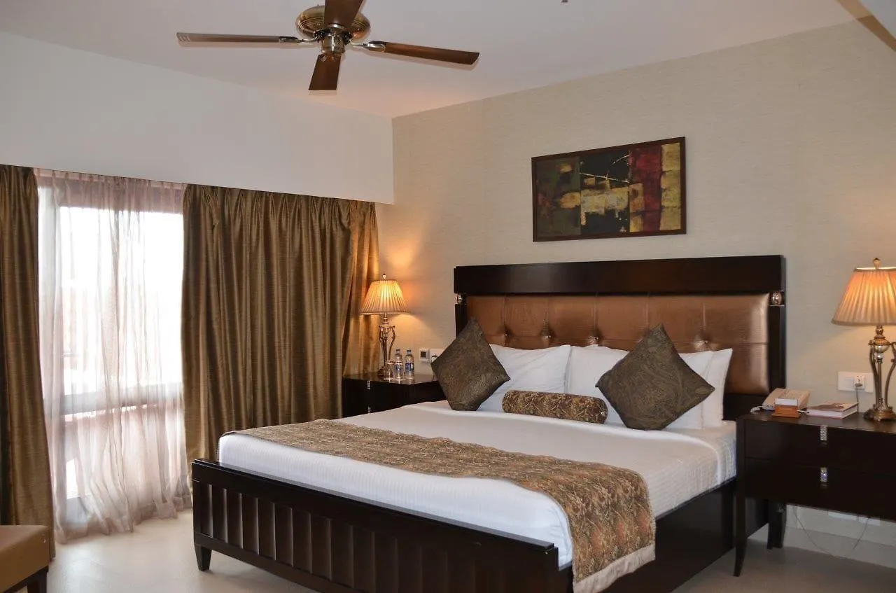Hotel The Raviz Kadavu, Kozhikode Resort