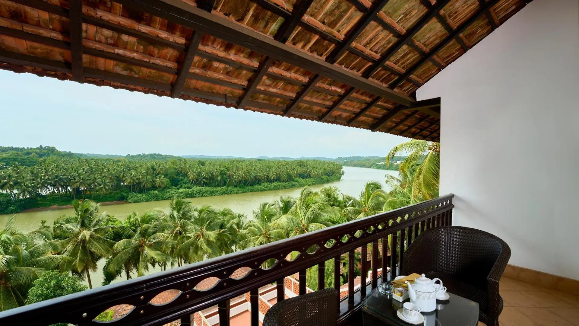 The Raviz Kadavu, Kozhikode Hotel Resort