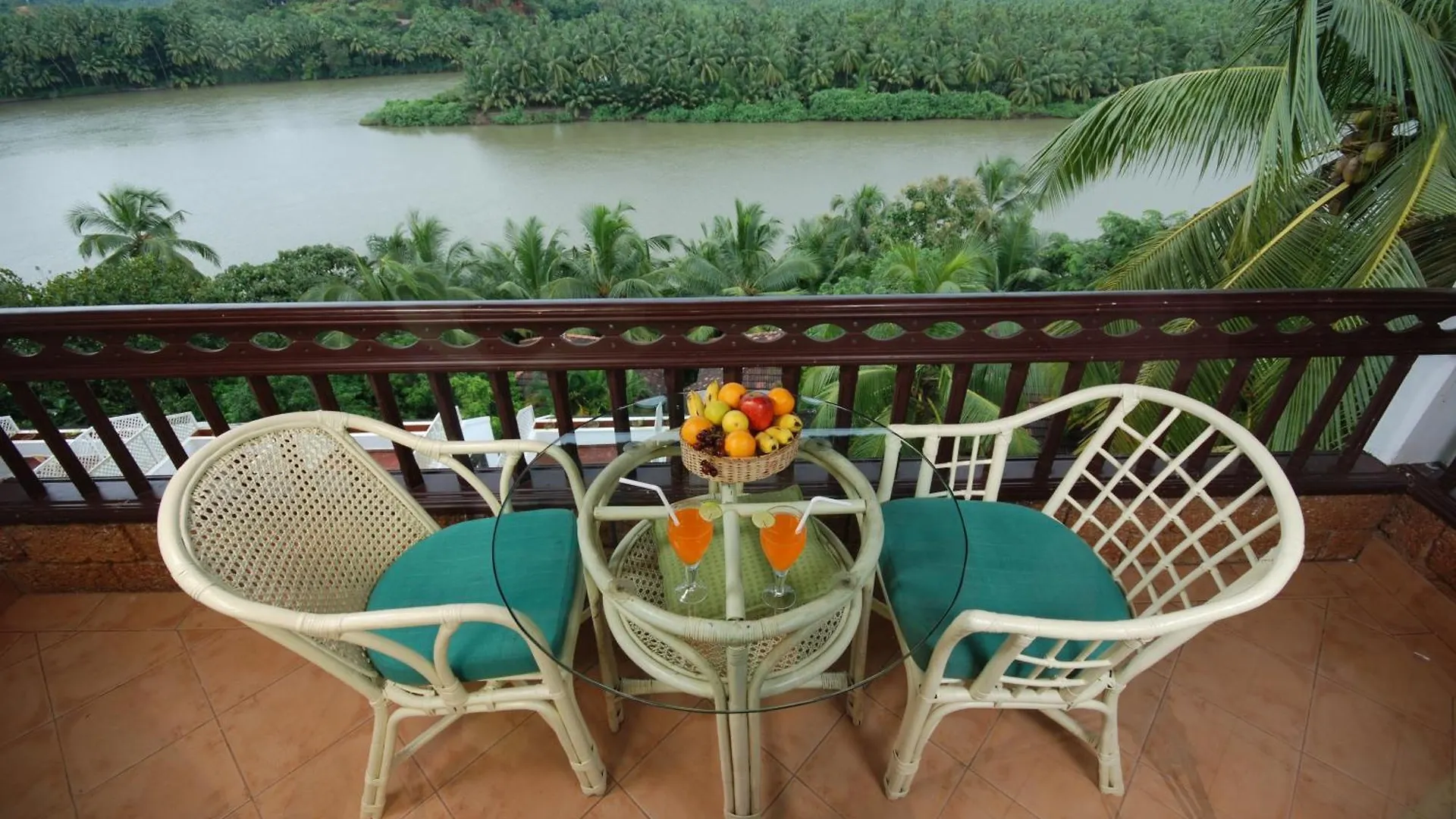 The Raviz Kadavu, Kozhikode Hotel Resort