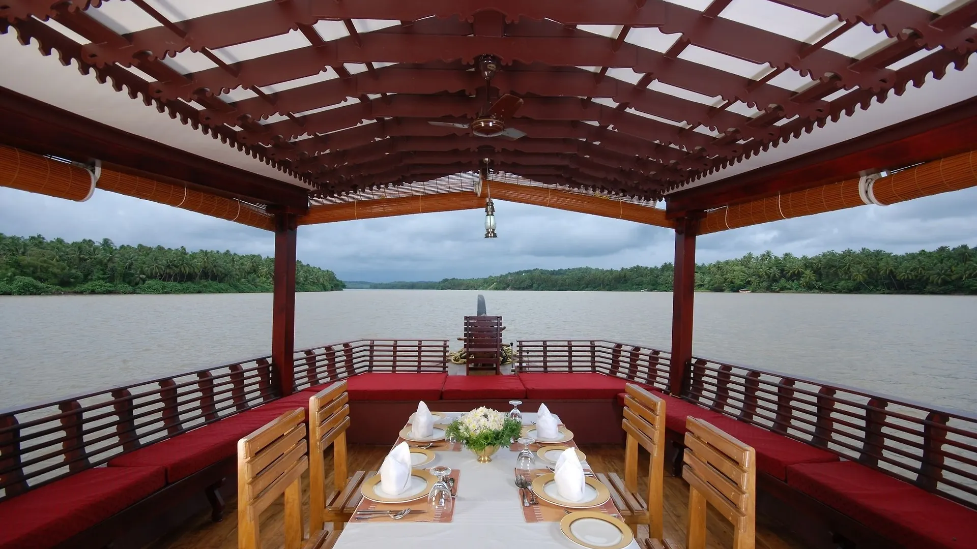 The Raviz Kadavu, Kozhikode Hotel 5*,  Índia
